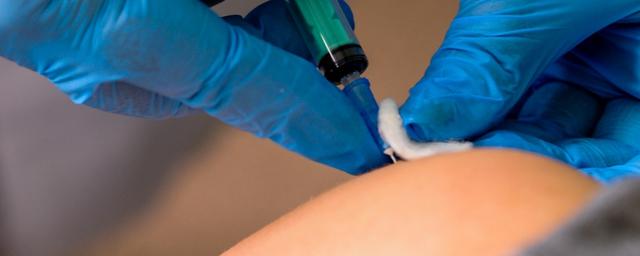 Антиваксеры в Греции платили по 400 евро за фиктивную прививку от коронавируса