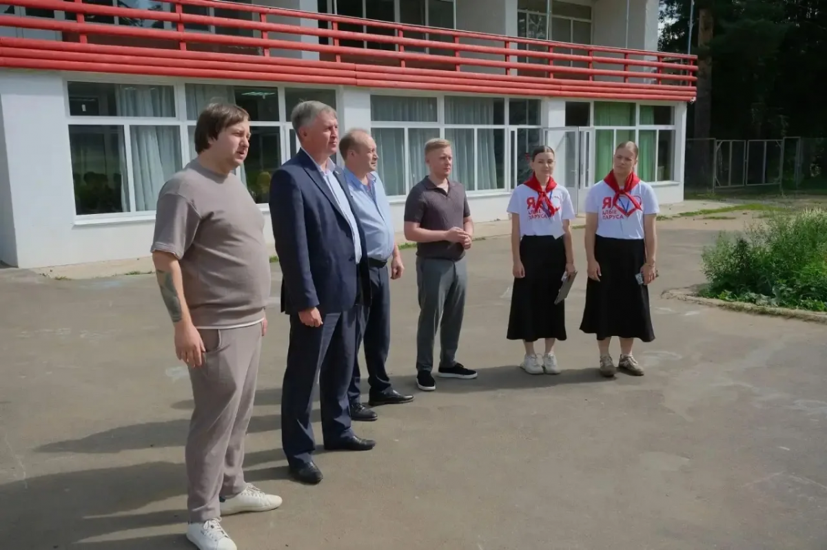 Под депутатским контролем: спикер Заксобрания Кировской области Роман Береснев проверил организацию детского отдыха в лагере «Алые паруса»