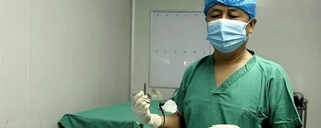 Китайские хирурги извлекли из трахеи ребенка огромную пиявку