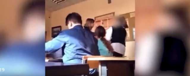 В Подмосковье учитель русского языка и литературы ударила школьницу из-за ее внешнего вида