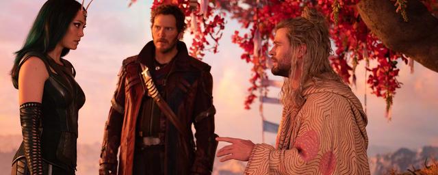 Актёр Крис Хемсворт заявил, что фильм «Тор: Любовь и Гром» с его участием получился глупым