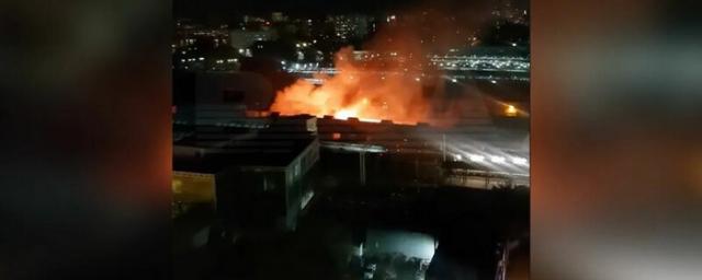 В Москве горел склад в районе Ленинградского вокзала