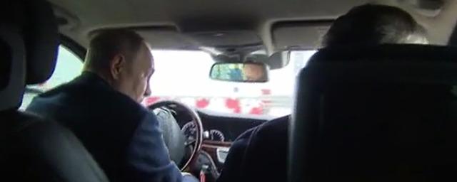 Владимир Путин проехал на автомобиле по Крымскому мосту