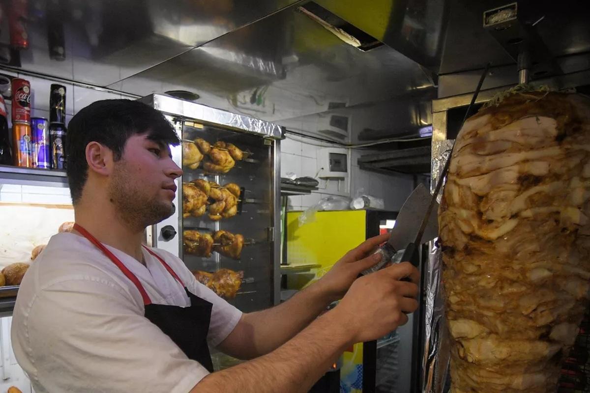 В Бурятии почти 90 человек отравились готовой едой