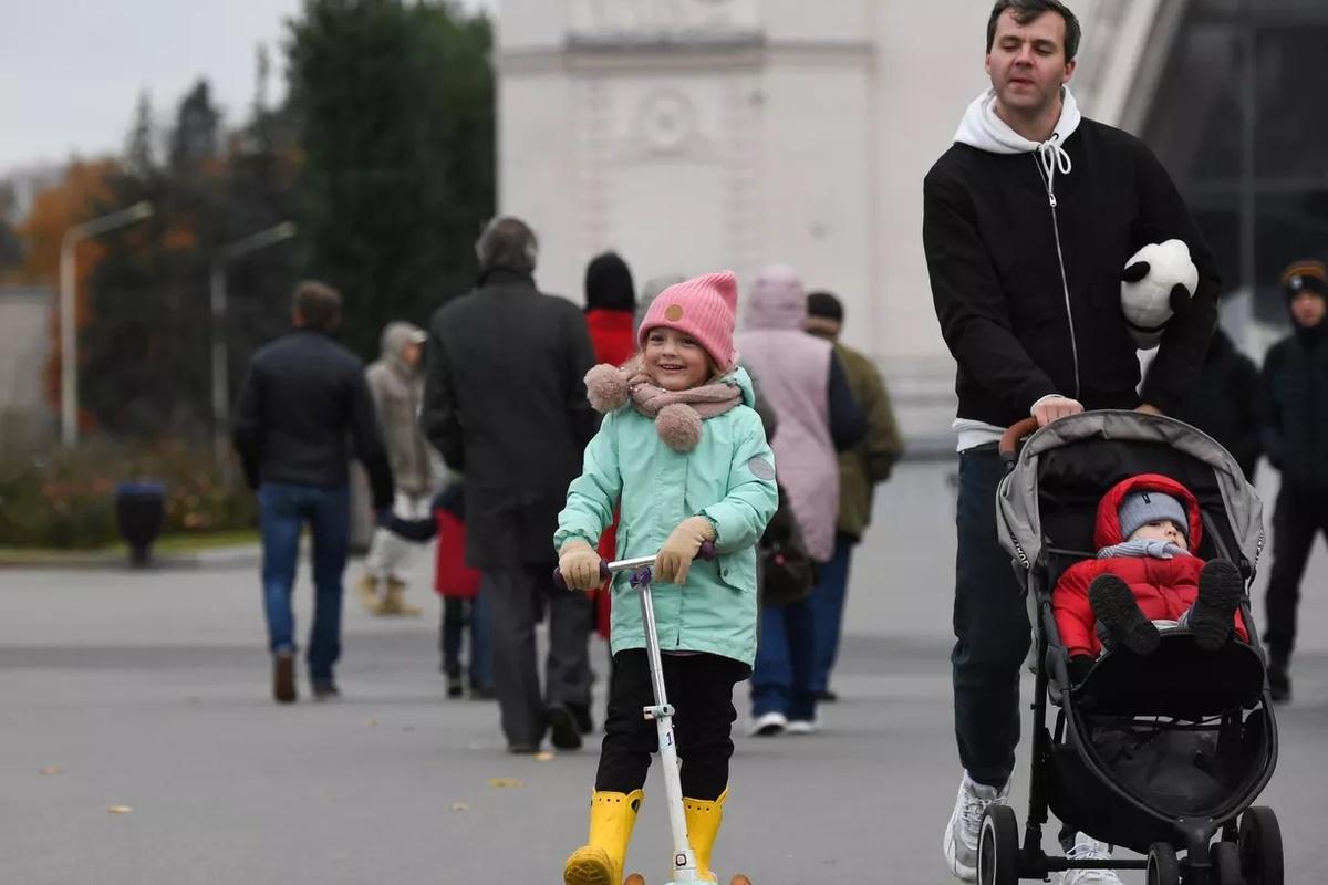 Отпуск по уходу за ребенком среди мужчин Воронежской области набирает популярность