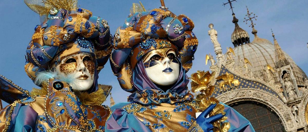 В Венеции из-за коронавируса прервали карнавал