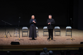 Глава ЕАО Мария Костюк поблагодарила ведущего НТВ Сергея Майорова за мастер-класс для молодежи автономии и организацию программы «Простые главные слова»