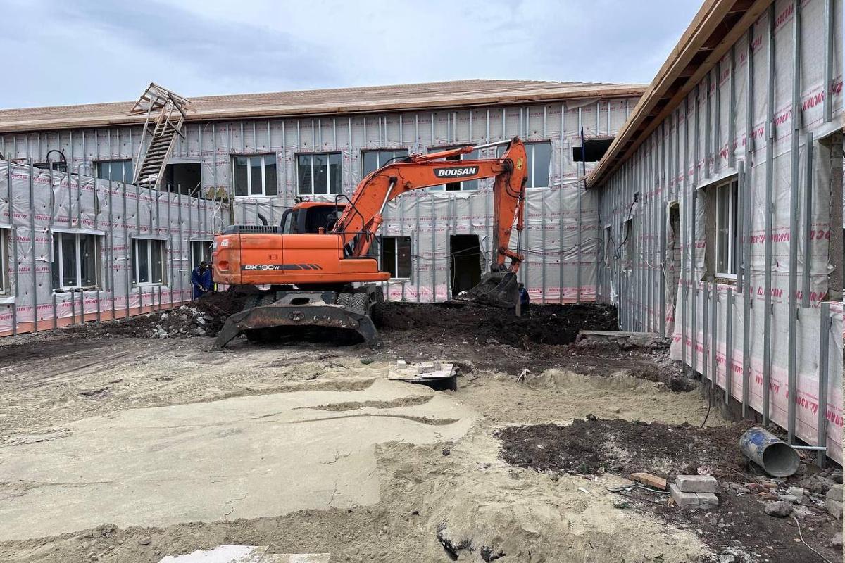 В Новоазовском округе завершается ремонт двух школ при поддержке Московской области