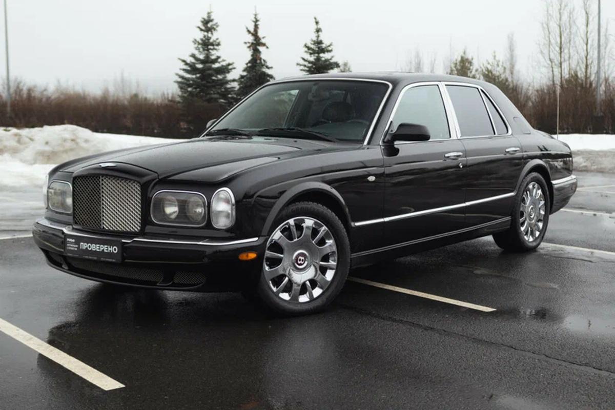 The license plates on Maxim Galkin's Bentley, which was sold, cost twice as much as the car itself.