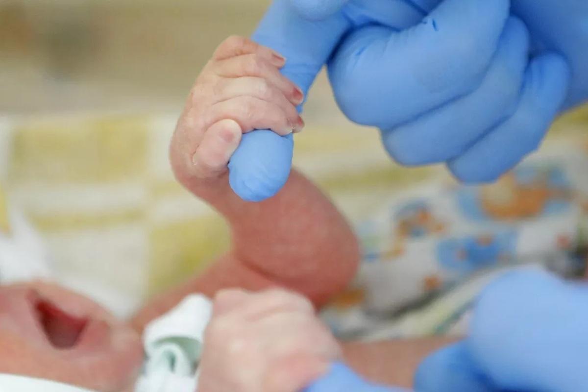 Впервые в мире женщина забеременела с помощью искусственного интеллекта