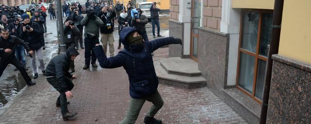 Украинские националисты продолжат громить российские объекты в Киеве