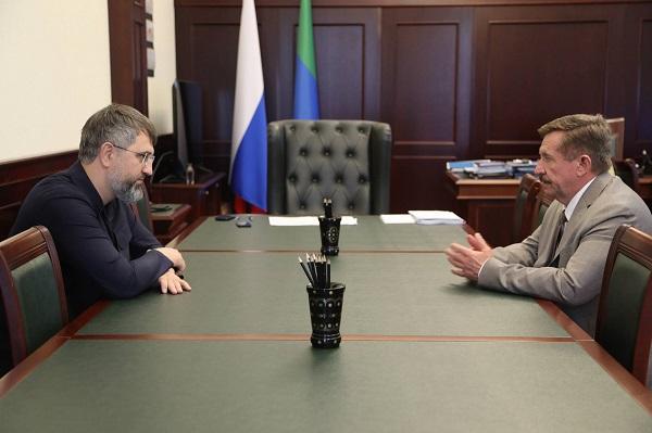 Виктор Бут начал региональные встречи с Дагестана: Рамазанов оценил внимание к республике