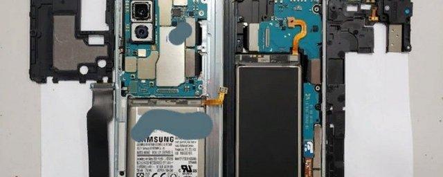 В Сети появились снимки разобранного Samsung Galaxy Fold