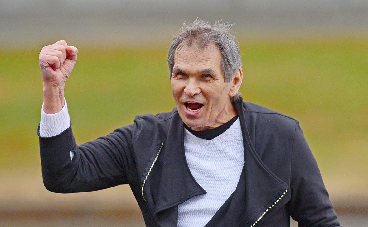 «От яркого мужчины не осталось и следа». Как Бари Алибасов не увидел талант Шатунова и Цоя и надписи «Крот»