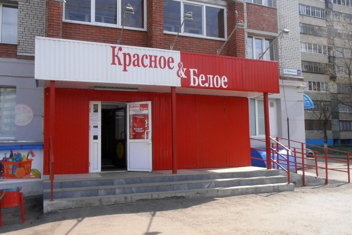 Более 65% алкогольных магазинов в Петербурге находится в жилых домах