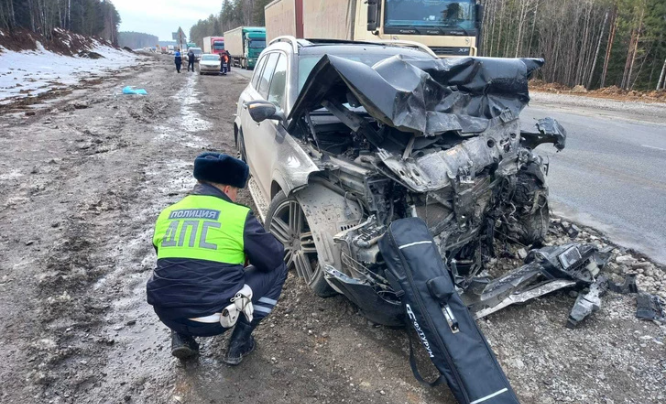 В Свердловской области один человек погиб в массовом ДТП с грузовиками