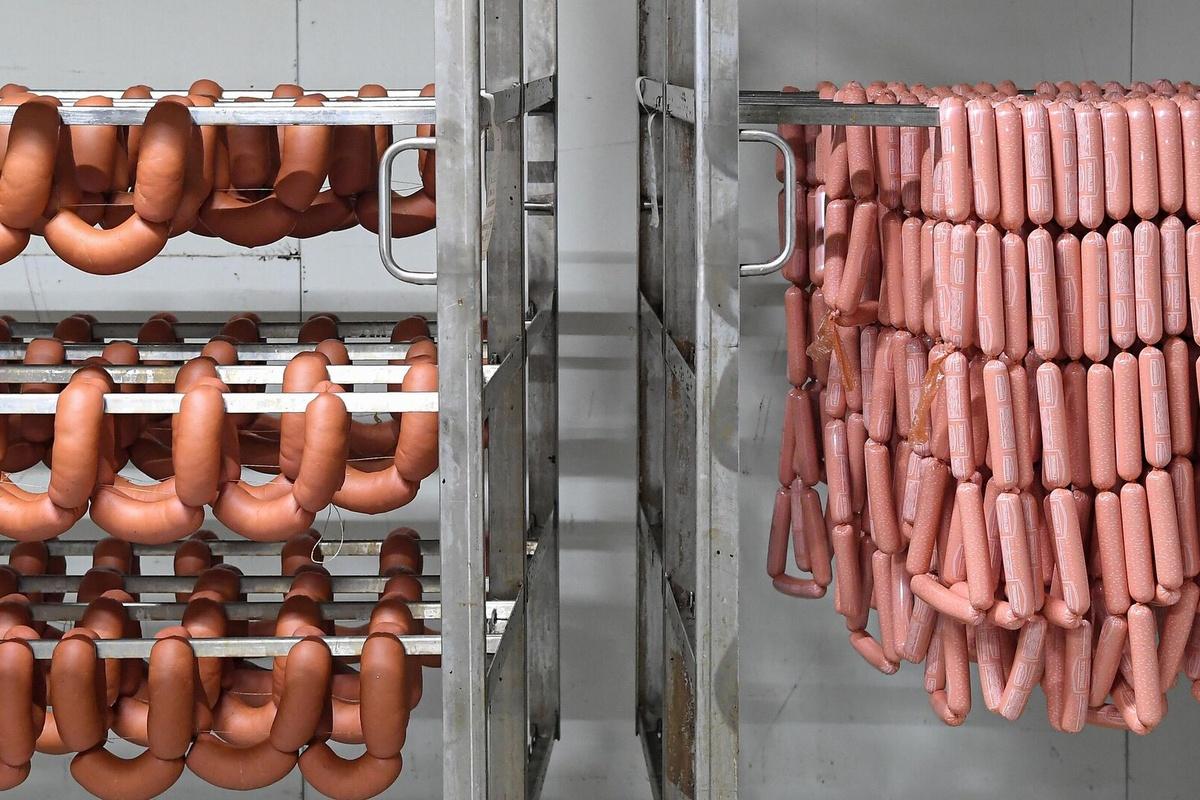 Суд Петербурга признал банкротом компанию «Петровские деликатесы», производившую колбасы