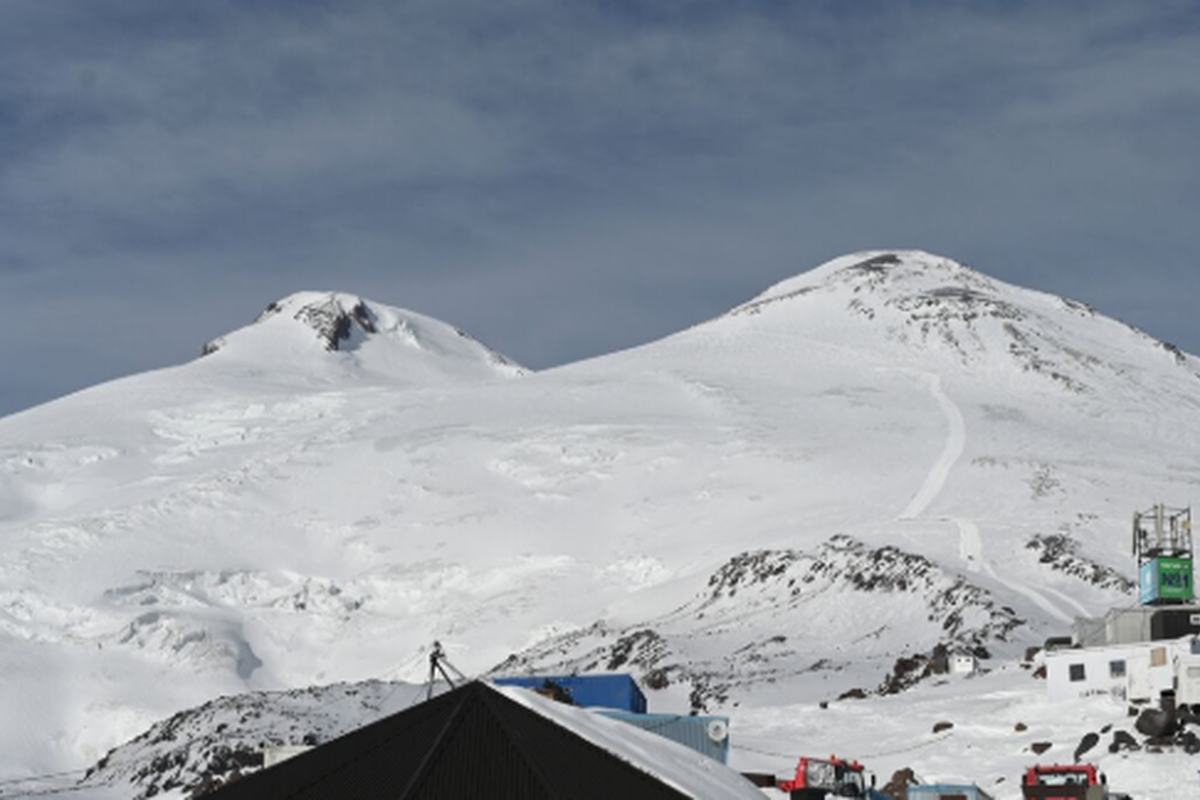 На Эльбрусе из-за обрыва канатной дороги заблокированными оказались 25 человек