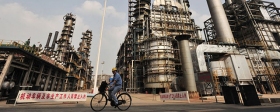 Bloomberg: Китай снова покупает у России нефть после снижения цен