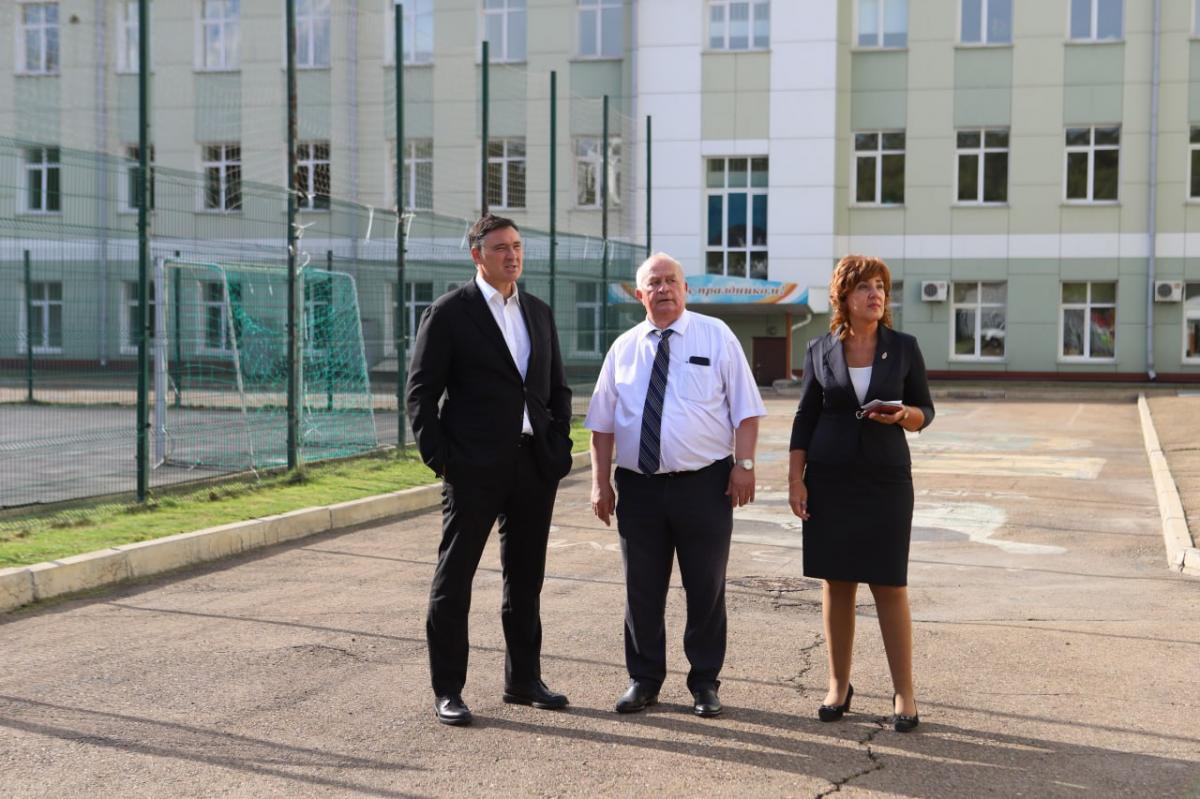 Мэр Иркутска Руслан Болотов поручил рассмотреть создание дополнительного корпуса в лицее №3 для комфортного обучения школьников