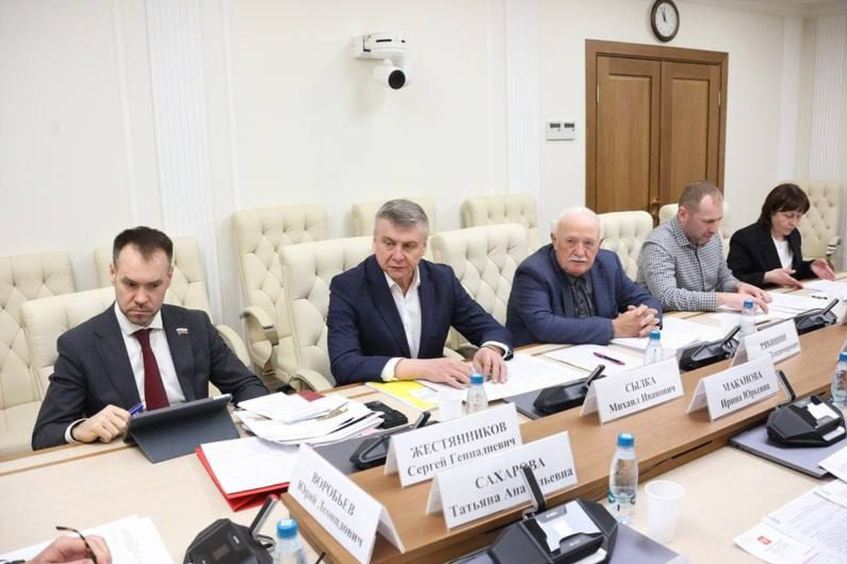 Спикер Заксобрания Вологодской области Сергей Жестянников рассказал о предложениях Совфеда по развитию туристического потенциала регионов