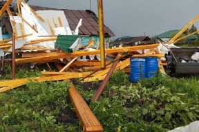 A hurricane in the Omsk region damaged part of a village