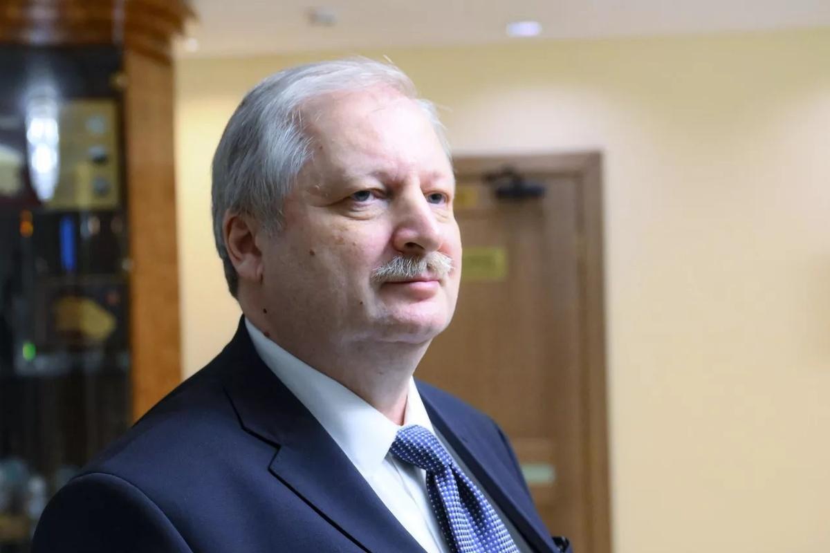 Дипломат Дарчиев обвиняет Запад в распространении лжи о «похищениях» детей на Украине