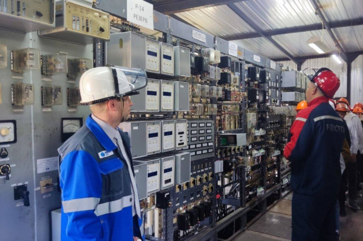 Мэр Александр Новиков поздравил работников и ветеранов энергетического комплекса Смоленска с профессиональным праздником