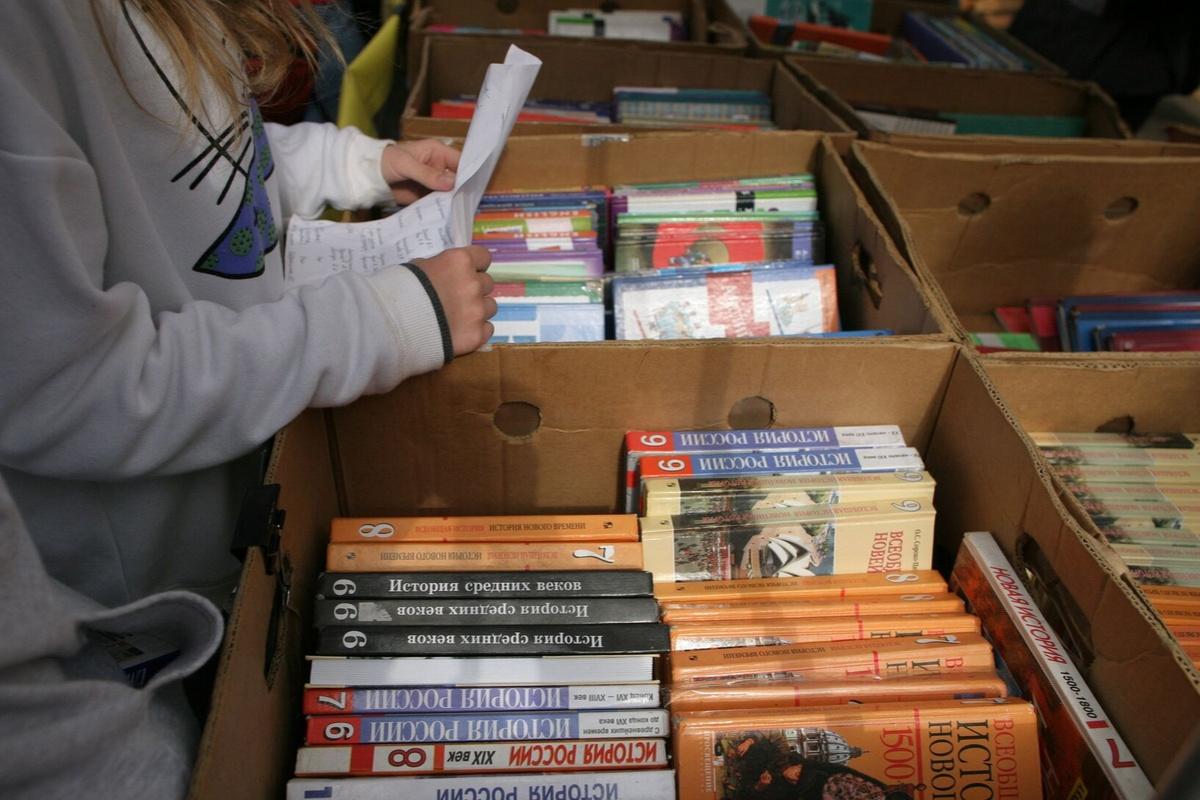 В правительстве обещают в 2026 году предоставить новые единые школьные учебники