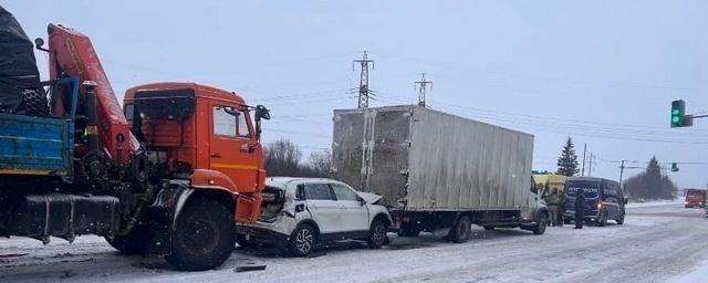 На трассе «Вологда-Новая Ладога» произошло массовое ДТП