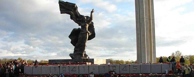 Памятник советским воинам-освободителям в Риге могут взорвать
