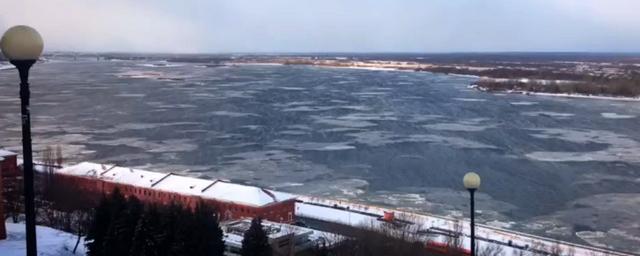 На Волге в Нижнем Новгороде начался ледоход