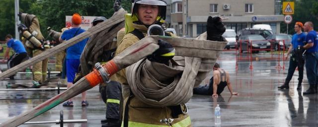 В Бердске прошли соревнования по пожарно-спасательному многоборью