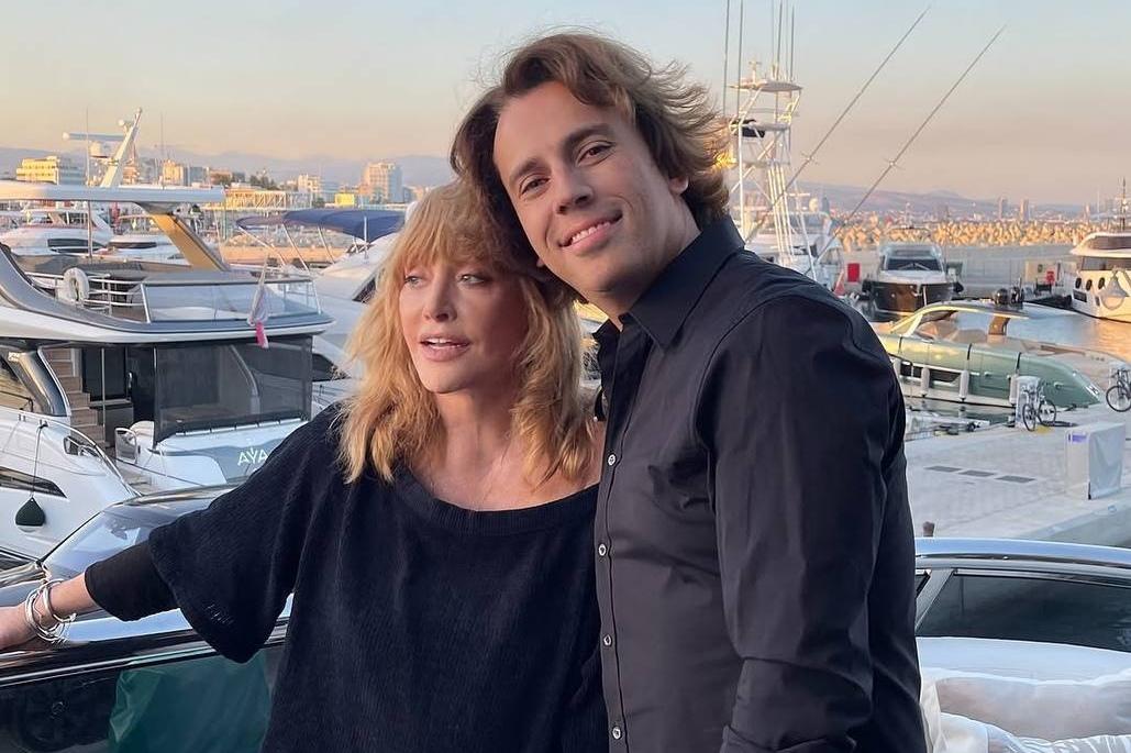 «Муж охладел». Алла Пугачева может лишиться семьи и жилья. Кто стоит за проблемами звезды?