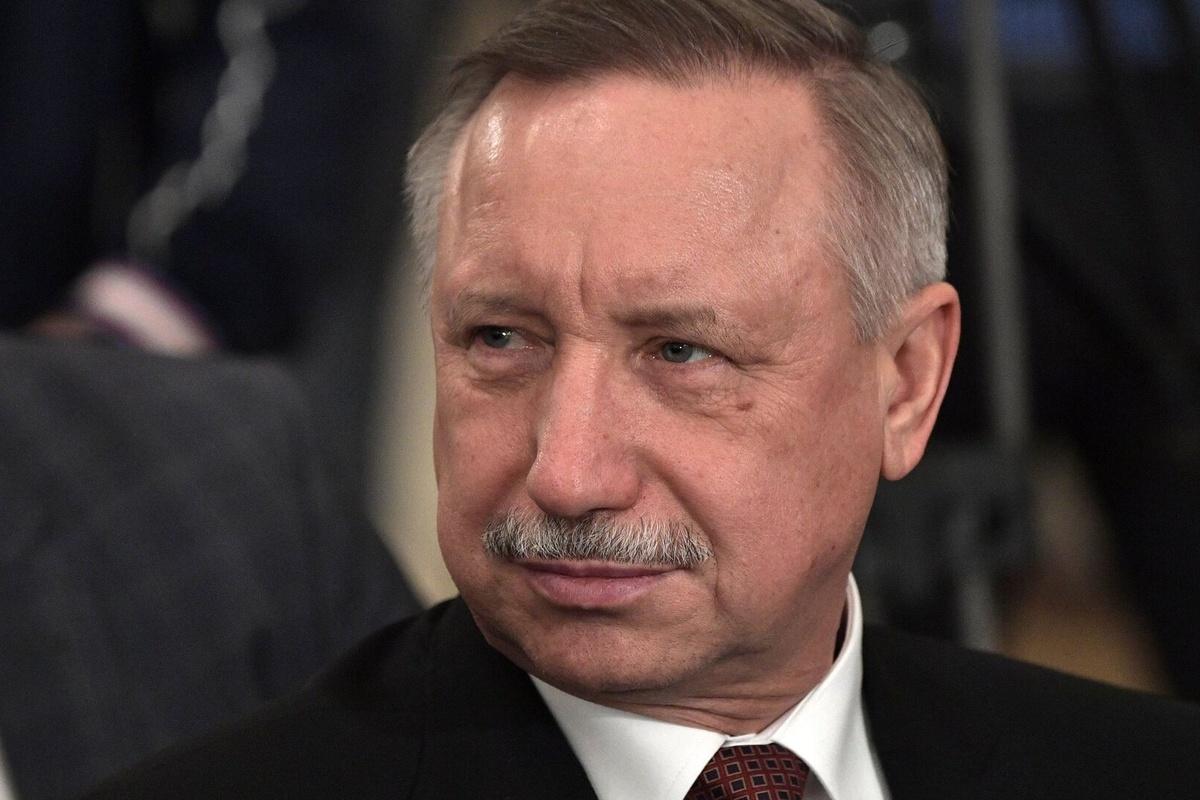 Беглов подписал постановление о представлении половине школьников города бесплатного питания