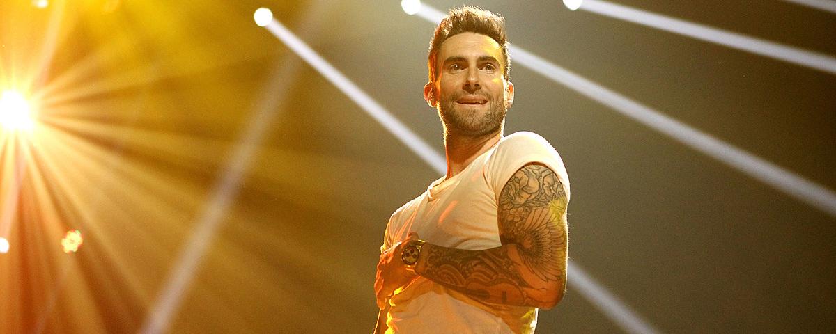 Четыре женщины рассказали о непристойном поведении солиста Maroon 5 Адама Левина