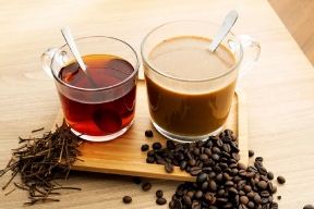 Гастроэнтеролог Белоусов рекомендовал заменить кофе чаем