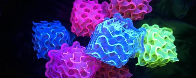 Ученые создали самый яркий твердый флуоресцентный материал