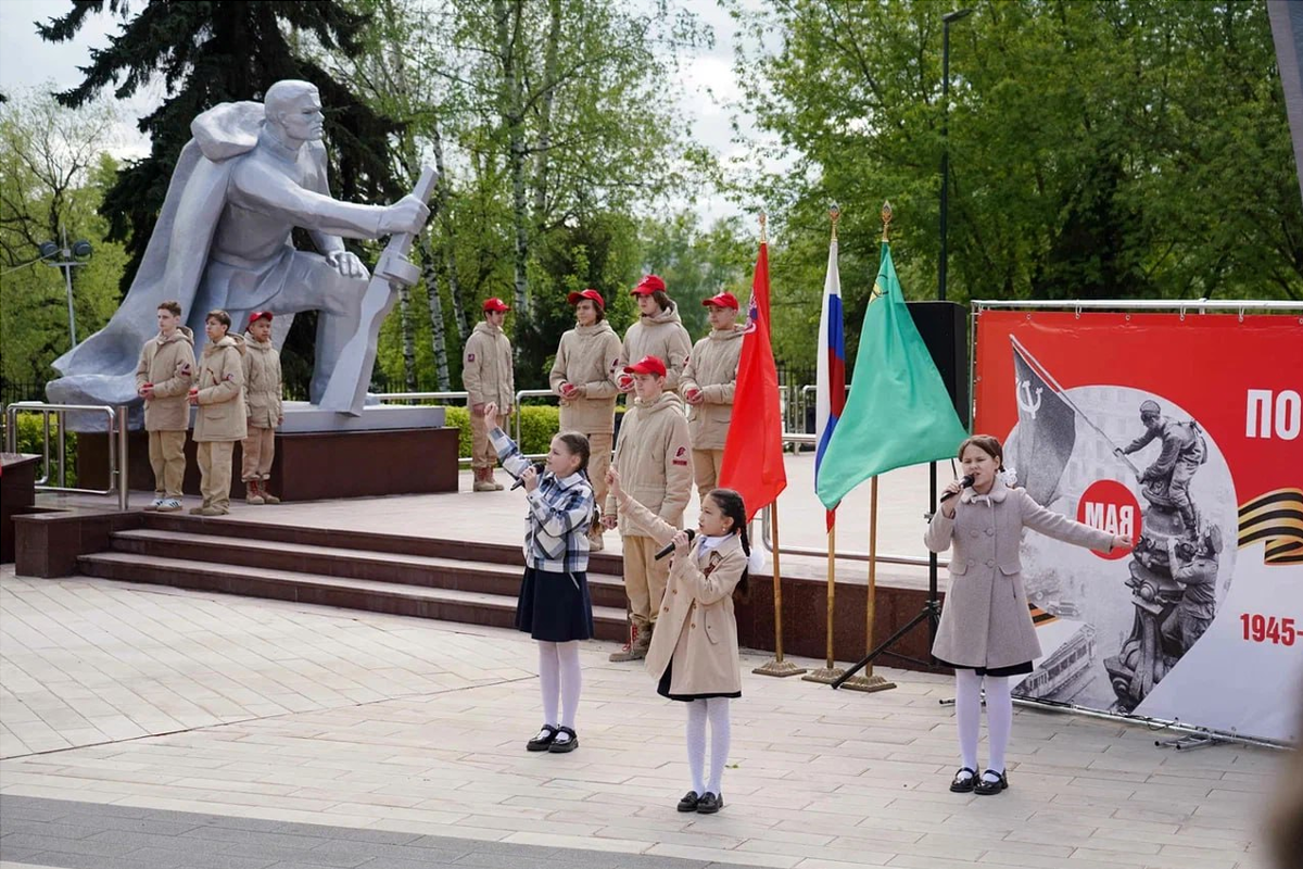 Юнармейцы из Котельников несли первую вахту Памяти в честь Дня Победы
