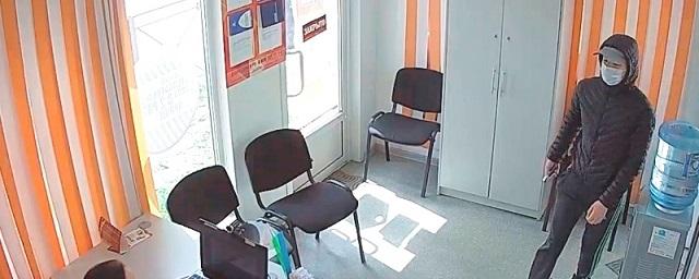 Житель Новосибирска пытался ограбить офис микрозаймов