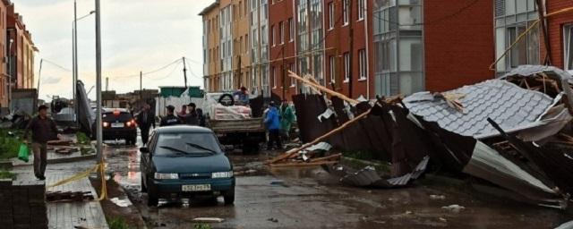 В Белгородской области ураган снес крыши с жилых домов