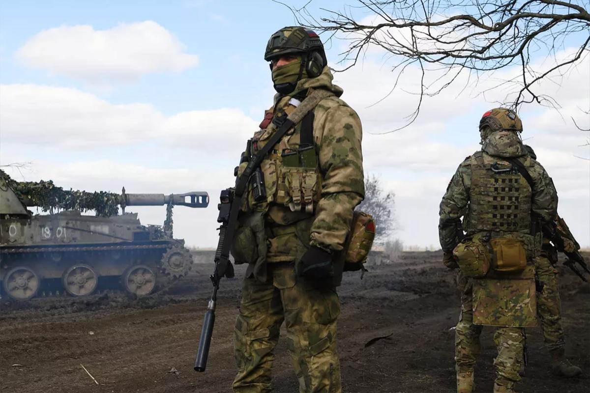 Бойцы спецназа «Ахмат» ищут немецкий расчет снайперов