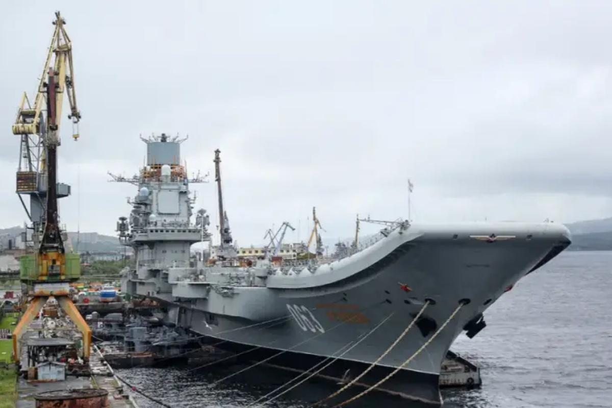 Костин назвал бессмысленным ремонт «Адмирала Кузнецова»