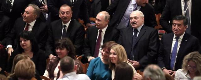 Путин вместе с лидерами СНГ посмотрел «Щелкунчика» в Маринке