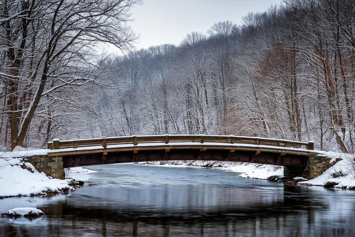 На Камчатке вахтовка с рабочими опрокинулась с моста в реку