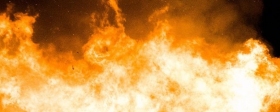 В Пскове на улице Шестакова горел автомобиль Mazda