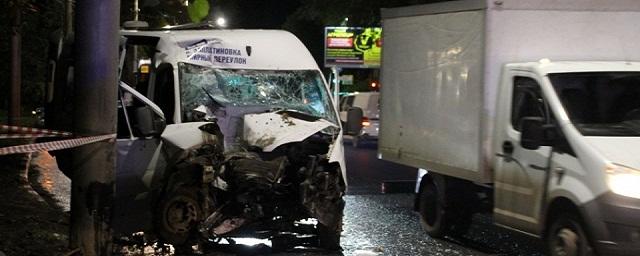 В ДТП с маршруткой в Саратове пострадали 18 человек