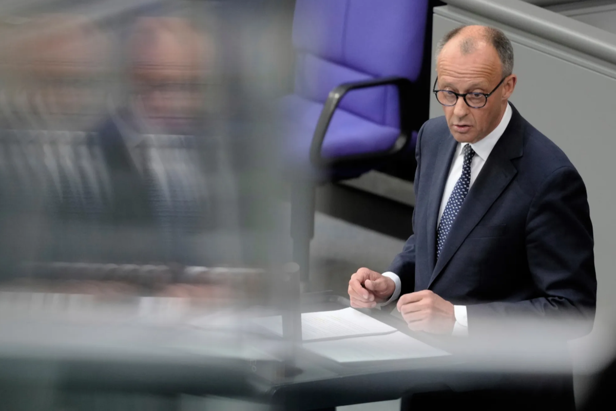 Канцлер ФРГ пообещал создать самую сильную армию в Европе