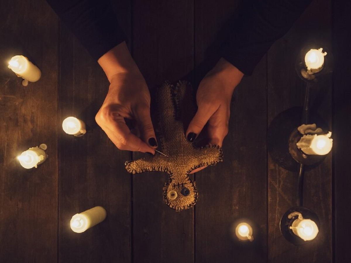 К гадалке не ходи: почему люди верят в порчу и сглаз