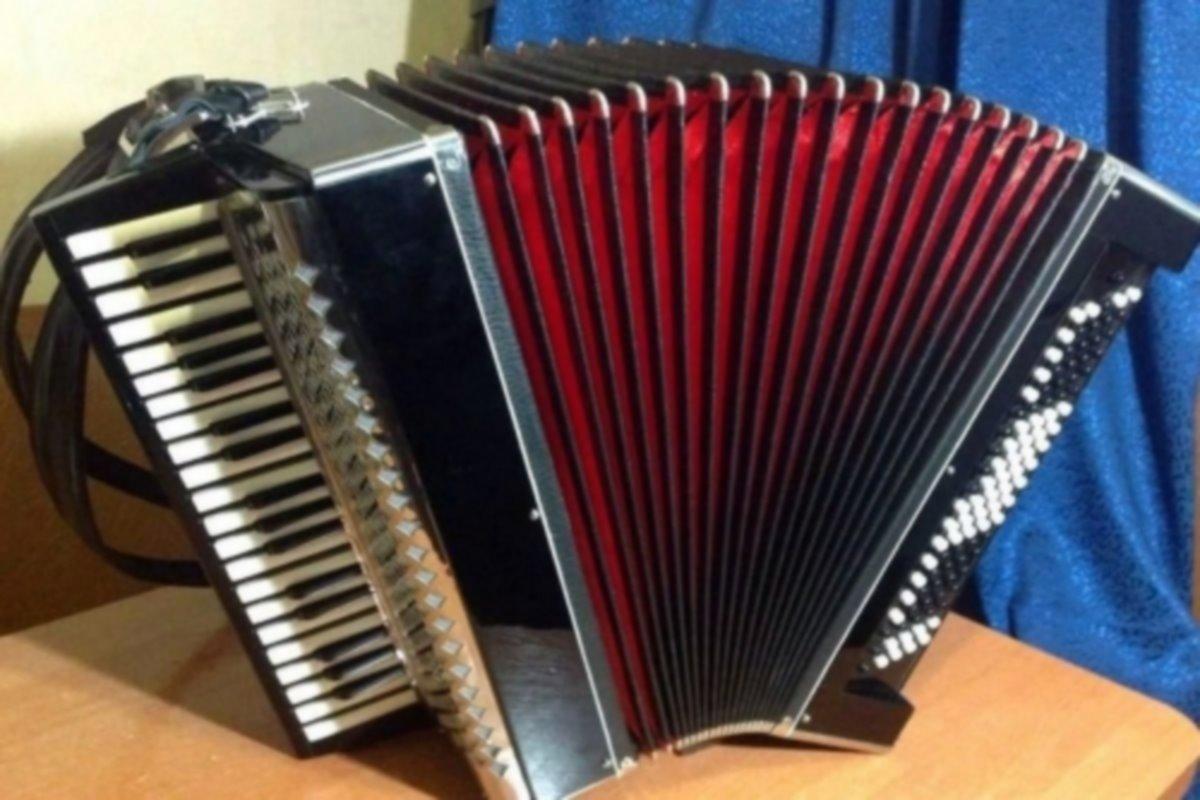 Фестивальные мелодии адыгской гармони прозвучали в городском парке Майкопа